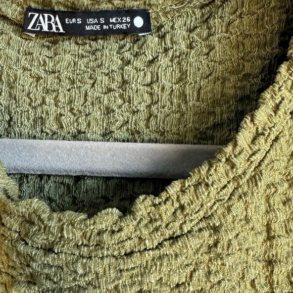 Zara Green Textured Long Sleeve Top - Picture 2 of 3